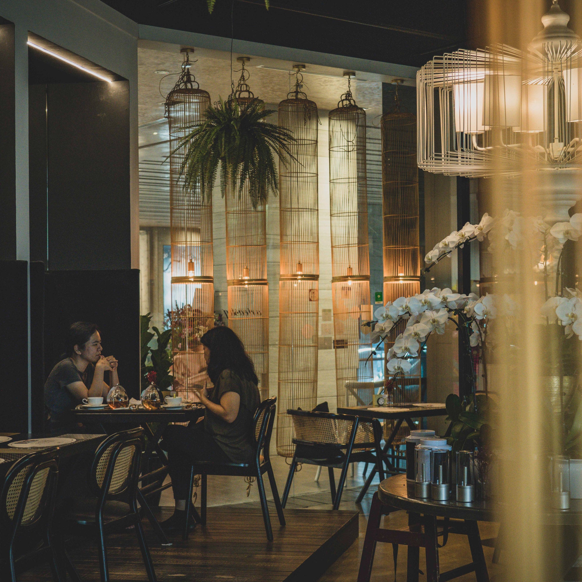 Arteastiq Mandarin Gallery interior — elegant dining space